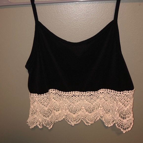 Black crop top - Picture 2 of 3